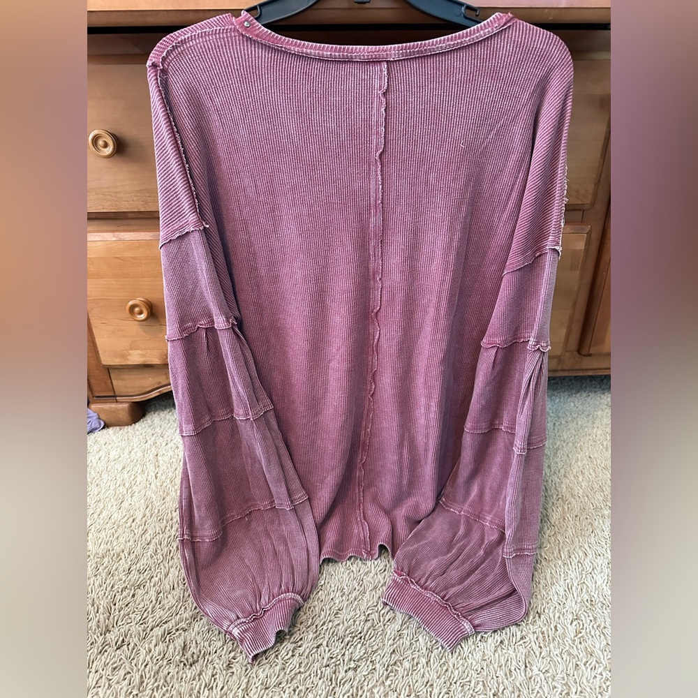 NWT EASEL STUDDED V NECK - Picture 2 of 7